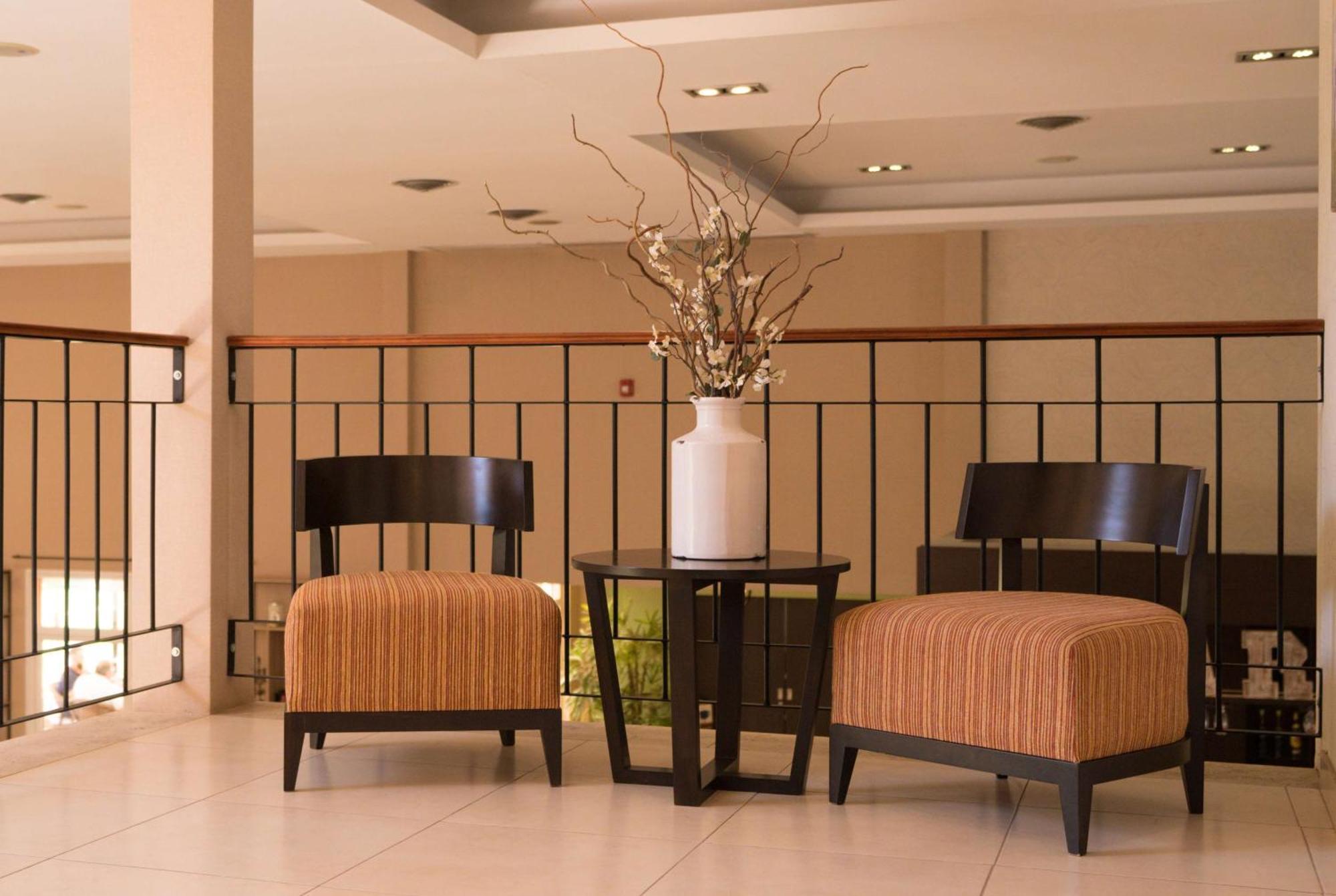Howard Johnson Hotel & Resort Funes Exterior foto