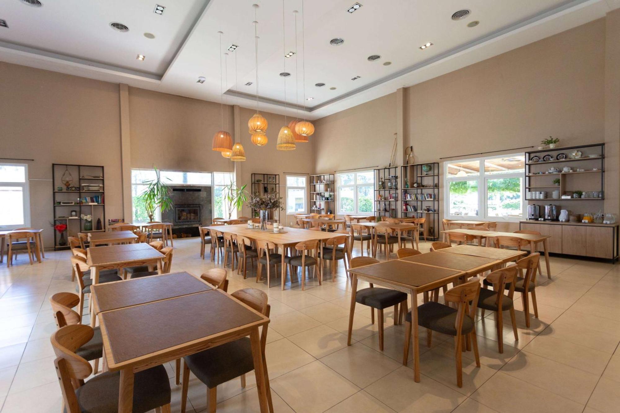 Howard Johnson Hotel & Resort Funes Exterior foto