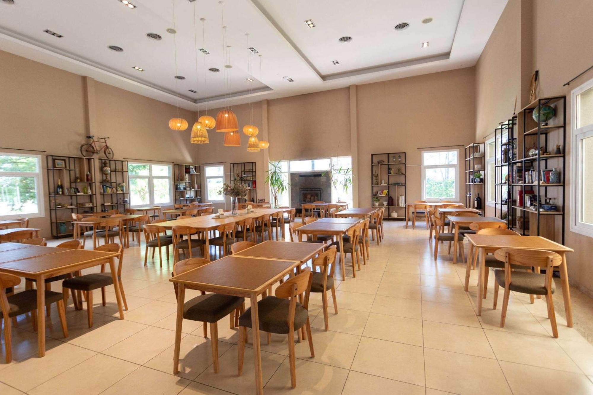 Howard Johnson Hotel & Resort Funes Exterior foto