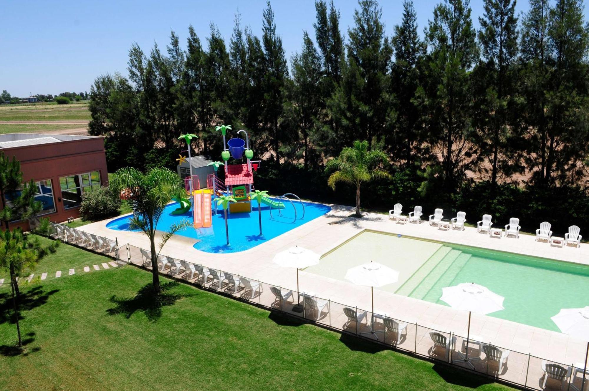 Howard Johnson Hotel & Resort Funes Exterior foto