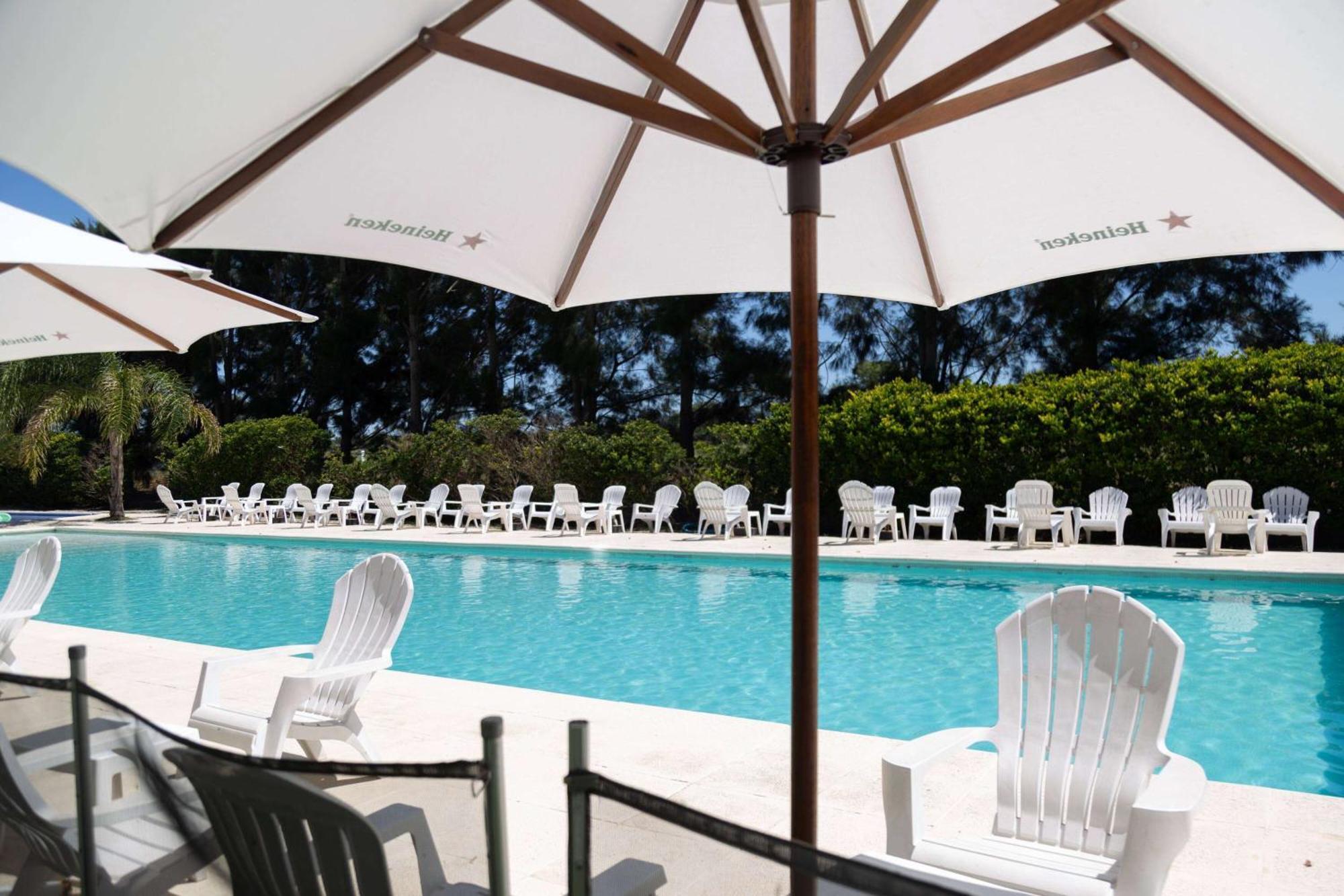 Howard Johnson Hotel & Resort Funes Exterior foto
