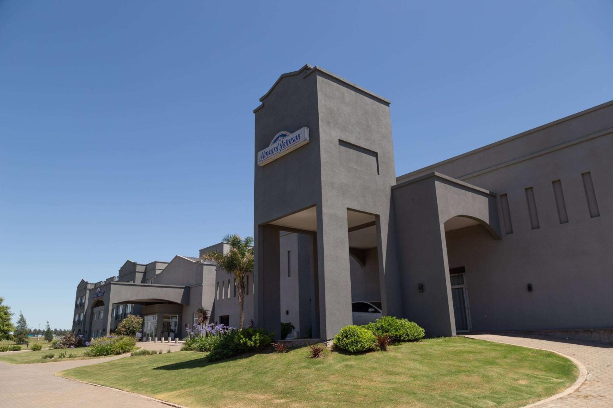 Howard Johnson Hotel & Resort Funes Exterior foto