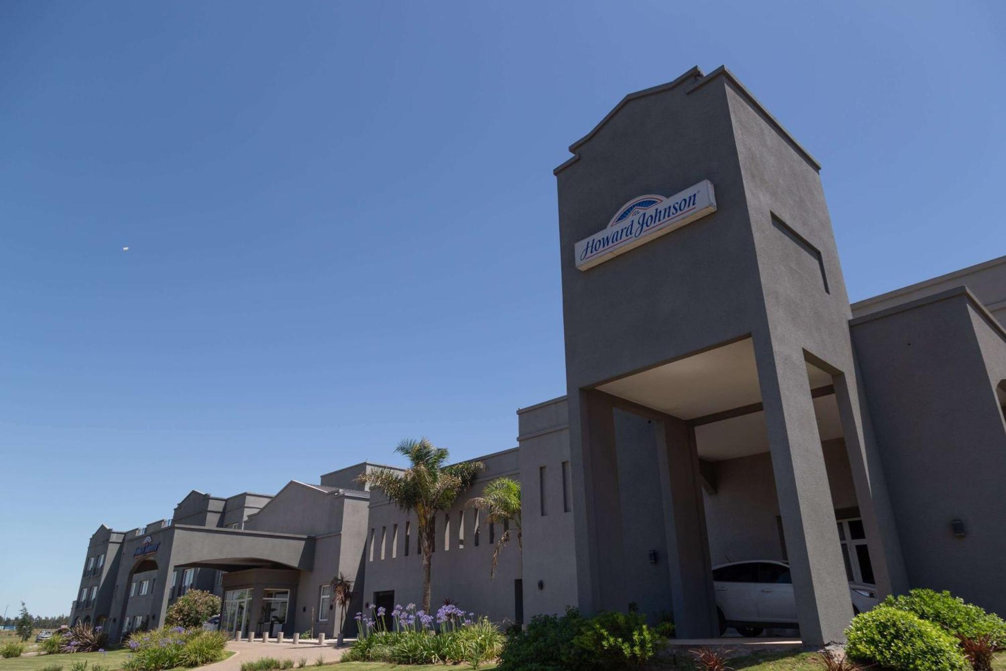Howard Johnson Hotel & Resort Funes Exterior foto